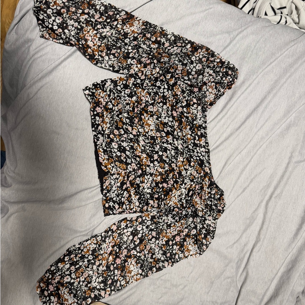 Lulu's Black and White Floral Crop Top